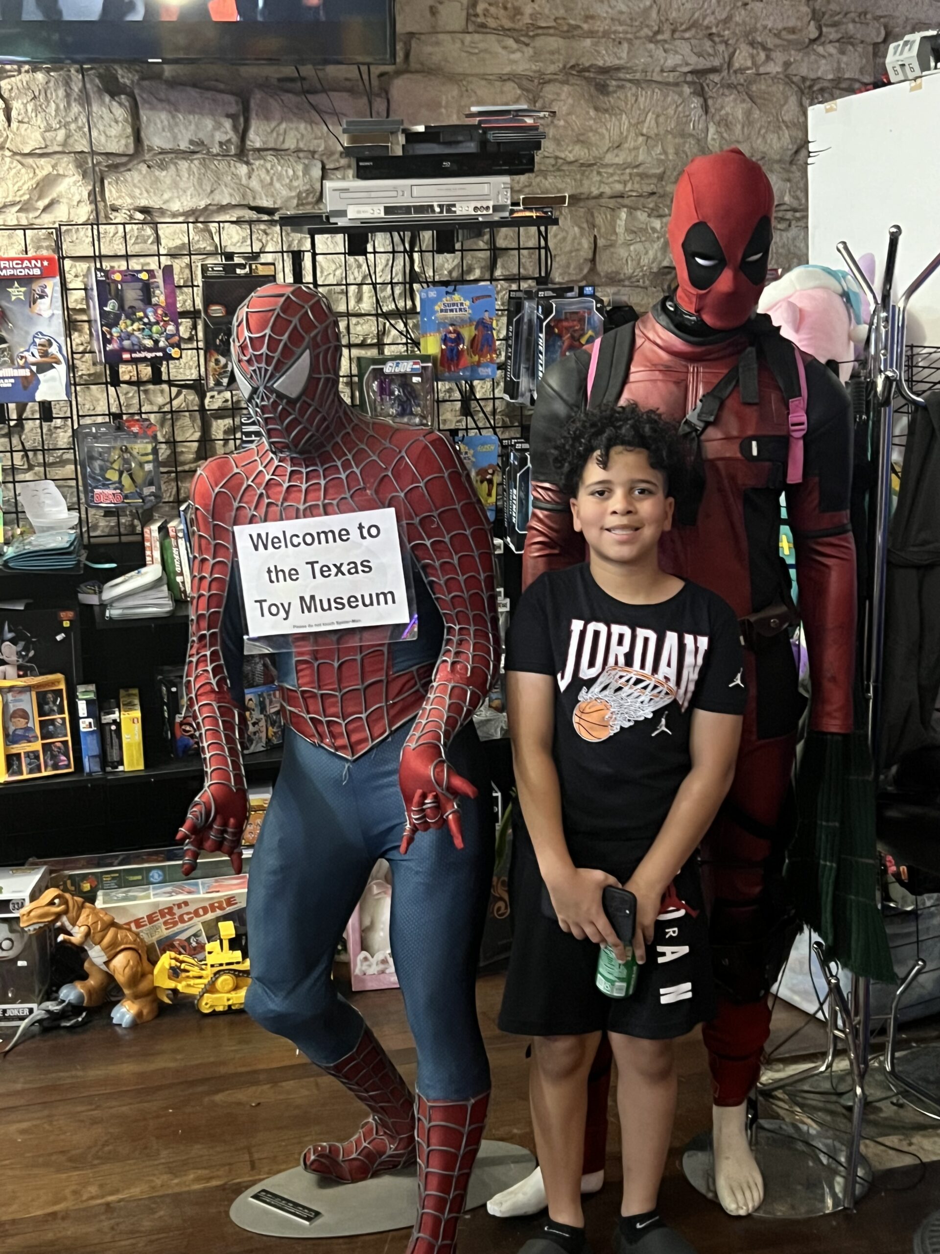 URAIH IS A TOY SUPER FAN 