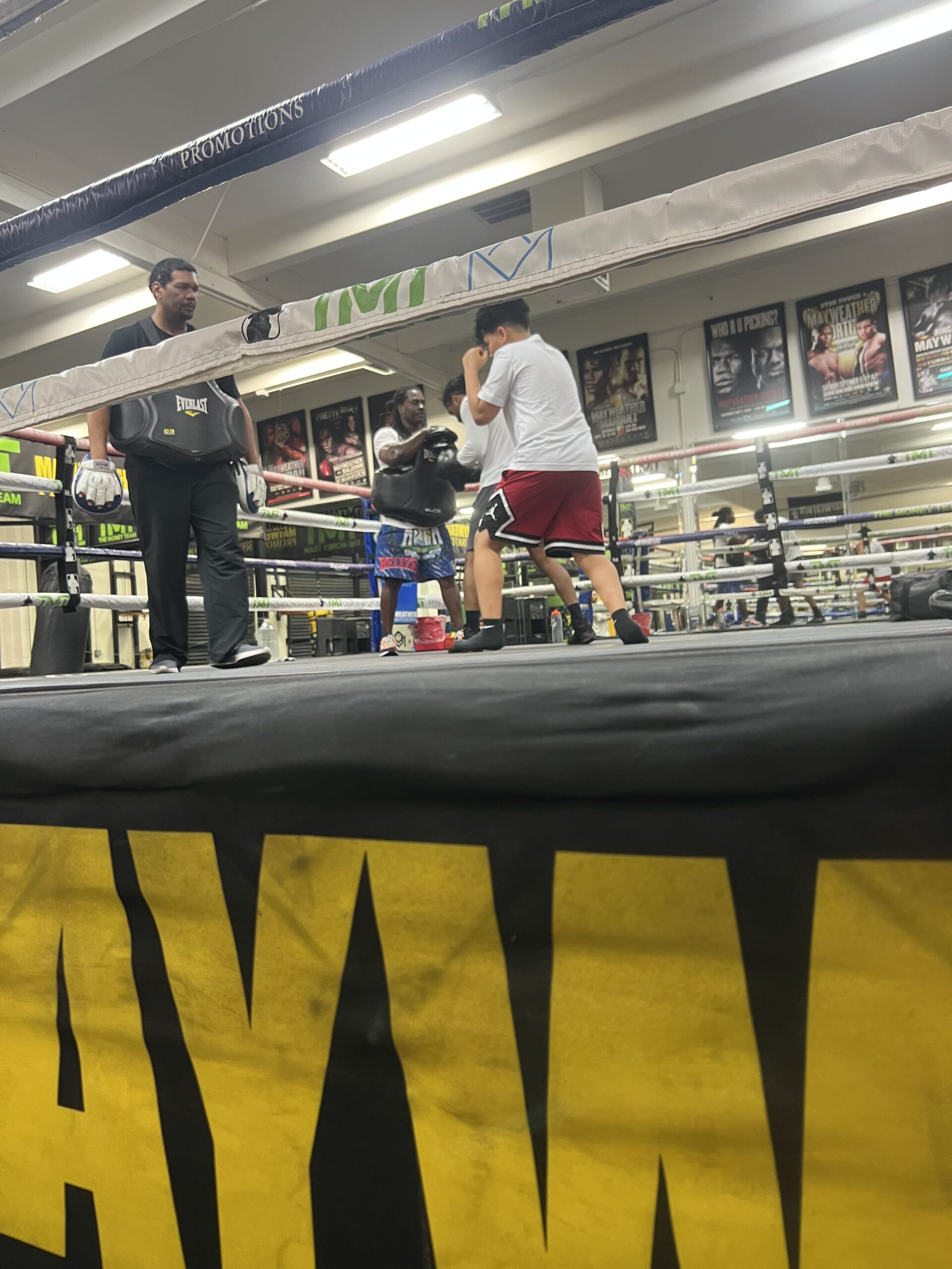 MAYWEATHER BOXING SPARRING